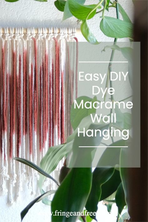 DIY Macrame Macrame is my favorite craft. Most projects do not take much time and there are fun ways to mix arts with macrame. I'll show you one of those ways in this easy DIY macrame DIP DYE tutorial. Dip Dye Macrame Diy, How To Add Color To Macrame, How To Dye Macrame Cord, Dip Dye Diy, Diy Dye, Fun Dip, Rit Dye, Dyeing Tutorials, Knitting Group