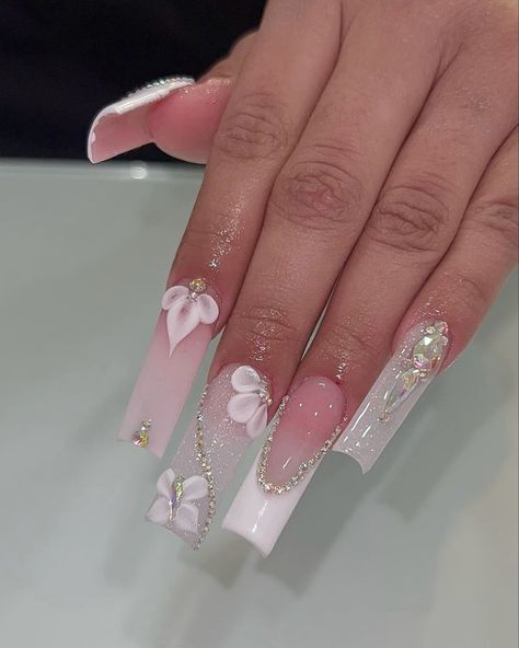 Long Nail Ideas 3d Flower, White Glitter Nail Ideas, Wedding Nails Long Almond, Cute Medium Acrylic Nails Ideas, French Tip Acrylic Nail Ideas, Repunzle Nail Ideas, Nail Ideas Diamonds, El Salvador Nails, Baddie Nail Inspo Acrylic