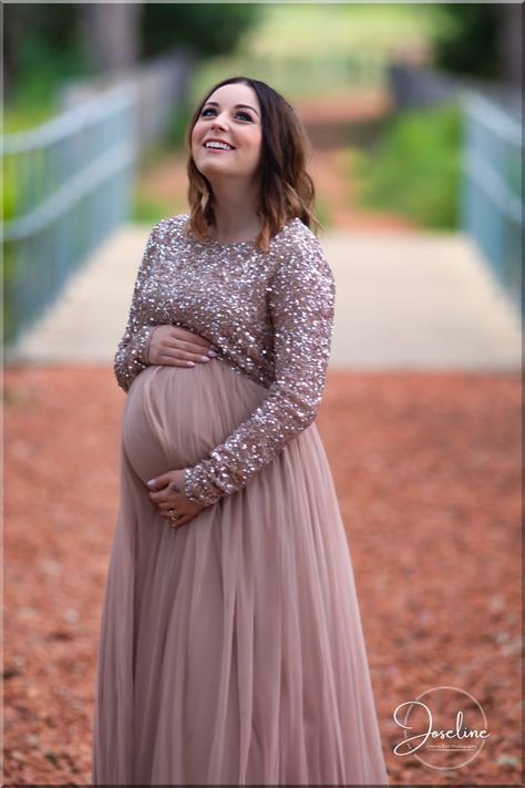 [Ad] 38 Pretty Maternity Shoot Dresses Ideas To Try Out This Autumn #babygenderrevealparty Maya Maternity Dress, Barmitzva Dress, Baby Shower Gowns For Moms, Baby Shower Dress For Mom Indian, Maternity Gowns Indian, Maternity Shoot Dresses, Gowns Indian, Maternity Evening Gowns, Pregnant Party Dress