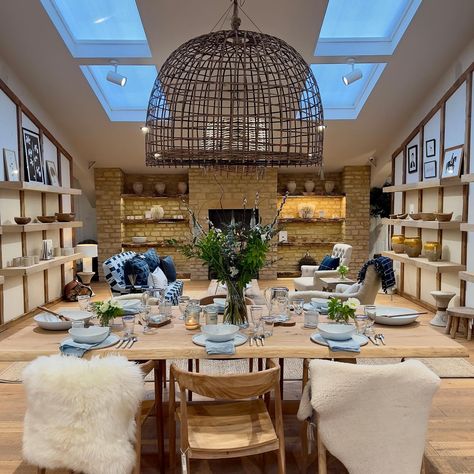 Who doesn’t love a little trip to Daylesford Organic…Such an inspirational place! @daylesfordfarm Just one of the perks of making a customer delivery to the Cotswolds….😊 #daylesfordorganic #cotswolds #farmshop #lifestylestore #daylesford #tablestyling #styling #homestyling #homestylinginspo #countrylife #cotswoldlife Daylesford Organic, Pen Ideas, Farm Shop, T Love, The Cotswolds, Lifestyle Store, Country Life, Love A, Pen