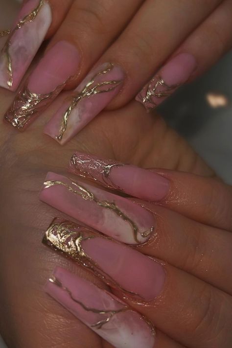 Pink marble , nailpro 3d Marble Nails, Marble Nails Pink, Pink Sparkly Nails, Bella Nails, Lovely Nails, Nail Beauty, Pink Sparkly, Pink Nail Designs, Matte Pink