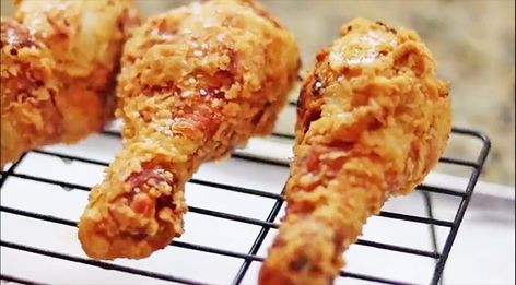 Joanna Gaines Shares How To Do Fried Chicken Right https://diyways.com/joanna-gaines-shares-how-to-do-fried-chicken-right/ Magnolia Fried Chicken, Joanna Gaines Fried Chicken Recipe, Magnolia Table Fried Chicken, Joanna Gaines Fried Chicken, Jojo Recipe, Magnolia Recipes, Magnolia Table Recipes, Fried Chicken Batter, Fowl Recipes