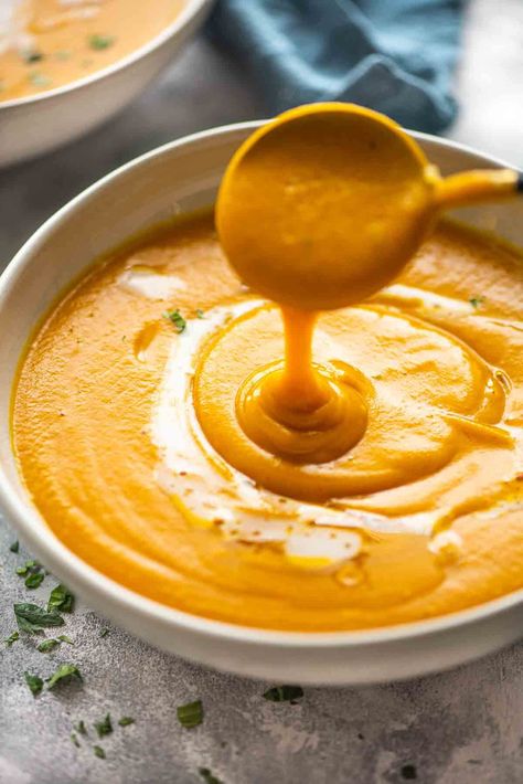 Roasted Pumpkin Veggie Soup Roasted Veg Soup, Easy Fall Soups, Best Pumpkin Soup Recipe, Best Pumpkin Soup, Roasted Pumpkin Soup Recipe, Roasted Pumpkin Recipes, Soup With Veggies, Pumpkin Soup Healthy, Delicious Side Dishes