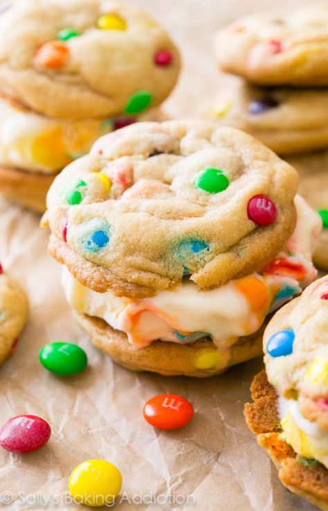 image M&m Ice Cream, Easy Ice Cream Sandwiches, Homemade Ice Cream Sandwiches, Sallys Baking, Ice Cream Sandwiches Recipe, Soft Baked Cookies, Ice Cream Sandwich Cake, Cookies Homemade, Cookie Sandwiches