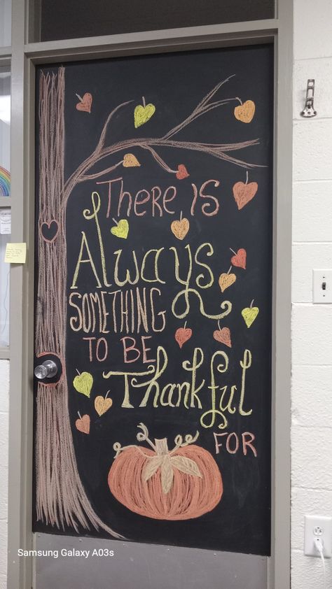 Thanksgiving Chalkboard Ideas Easy, November Chalkboard Art, Thanksgiving Chalkboard Art, Fall Chalkboard Art, Bar Chalkboard, Thanksgiving Chalkboard, Fall Chalkboard, Chalkboard Wall Art, Blackboard Art