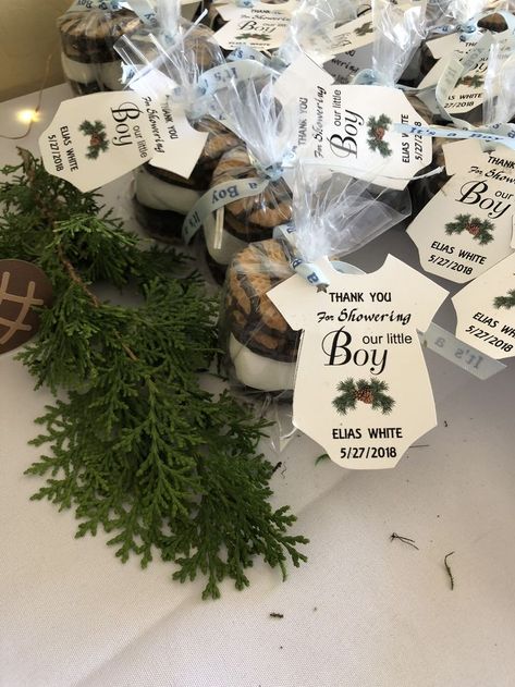 Fall & winter baby shower favors & decorations perfect fall winter baby shower favors Baby Shower Ideas For Boys Decorations, Diy Babyshower, Baby Shower Ideas For Boys, Lumberjack Baby Shower, Forest Baby Showers, Trendy Baby Shower Ideas, Baby Shower Woodland Theme, Baby Shower Decorations For Boys, Baby Shower Table