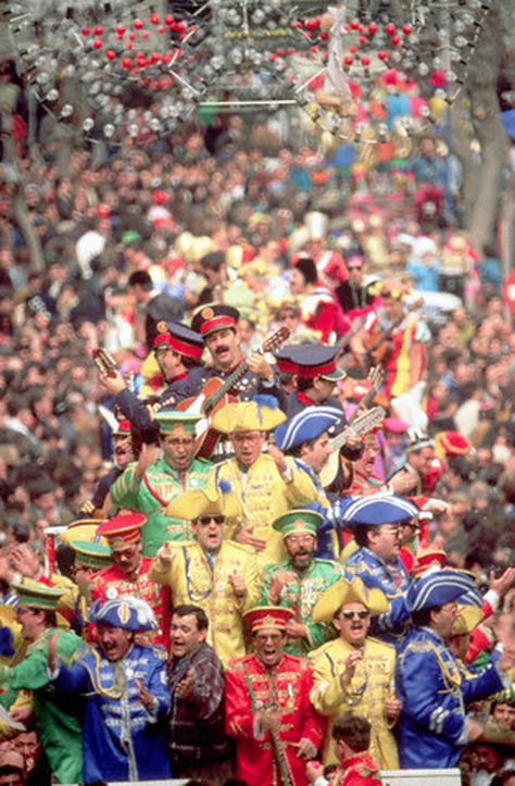 Carnaval (Cádiz), by @Muchosol ES ES ES Rota Spain, Spanish Festivals, Tarifa Spain, Louisiana Culture, Transatlantic Cruise, Cadiz Spain, Spain Culture, Celebration Around The World, Carnival Costume