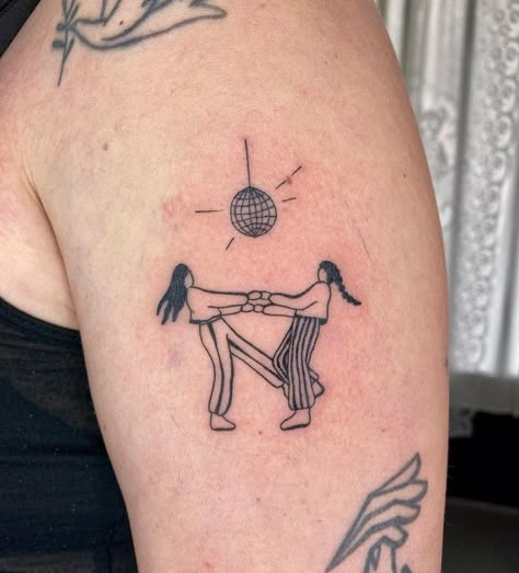 Dance Tattoo, Ignorant Style Tattoo, Sisters Tattoo, Hippie Tattoo, Traditional Tattoo Designs, Bestie Tattoo, Illustration Tattoo, Sibling Tattoos, Silhouette Tattoos