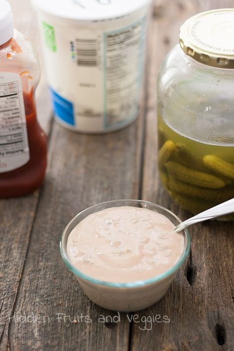 1000 Island Dressing Recipe, Greek Yogurt Ideas, Recipe With Greek Yogurt, Yogurt Ideas, Vegan Greek Yogurt, Thousand Island, Thousand Island Dressing, Sauce Hollandaise, Yogurt Dressing