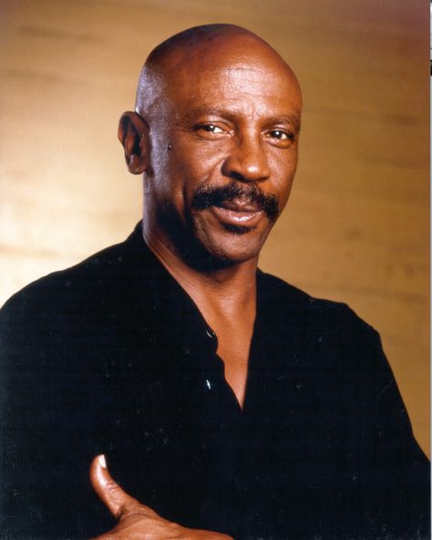 Louis Cameron Gossett, Jr. (born May 27, 1936)  perhaps best known for his Academy Award-winning role as Gunnery Sergeant Emil Foley in An Officer and a Gentleman (1982) & his Emmy Award-winning role as Fiddler in the 1977 ABC television miniseries Roots. Mr. Gossett has also starred in numerous film productions such as A Raisin In The Sun, Skin Game, Travels with My Aunt, The Laughing Policeman & The Deep,& Jaws 3-D to name a few. His  acting career has spanned over five decades & going strong. Louis Gossett Jr, An Officer And A Gentleman, Vintage Black Glamour, Black Actors, Famous Black, Black Hollywood, Best Supporting Actor, Academy Award, Black Celebrities