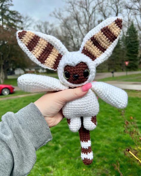 Did you know Momo represents hope in avatar the last air bender? I cannot get over how much I love momo! Pattern by: @bobliblo_yarn releasing tmr 4-23!! Y’all need this pattern!! Tags 🏷️ #crochetpatterntest #crochettestersofinstagram #crochet #crocheting #crochetando #crochetaddict #crochetersofinstagram #crochetinspiration #atla #avatar #avatarthelastairbender #momo #avatarfanart #appaandmomo #handmade #plushies #plushiesofinstagram SEO 🌸 Avatar the last airbender crochet, momo pattern,... Momo Crochet Pattern, Crochet Avatar The Last Airbender, Crochet Atla, The Last Airbender Crochet, Avatar The Last Airbender Crochet, Momo Atla, Avatar Momo, Avatar Crochet, Momo Avatar