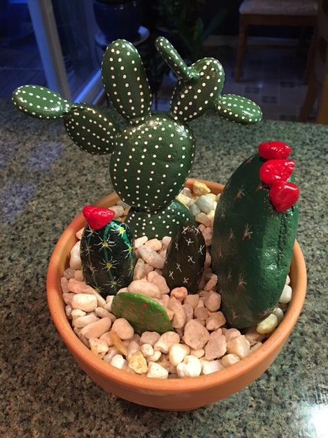 Cactus Rocks, Gourd Bowls, Painted Rock Cactus, Rock Cactus, Diy Cactus, Cactus Craft, Cactus Diy, Stone Art Painting, Cactus Painting