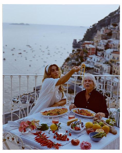 Slim Aarons Italy, Joanne Palmaro, Positano Italy Amalfi Coast, Positano Villa, Italian Glam, Mediterranean Aesthetic, Costa Smeralda, Italian Girl, Roman Villa