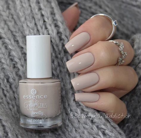 Nails And Outfits, Best Fall Nails, Ivory Nails, Autumn Nail Designs, Nails Easter, Autumn Nail, Subtle Nails, Beige Nails, Simple Gel Nails