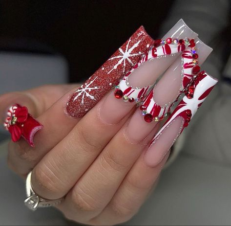 Red And White Nail Designs, Candy Cane Nail Designs, Christmas Acrylic Nail Designs, Candy Cane Nail, Red And White Nails, Candy Cane Nails, Red Christmas Nails, Christmas Nails Easy, Coffin Shape Nails