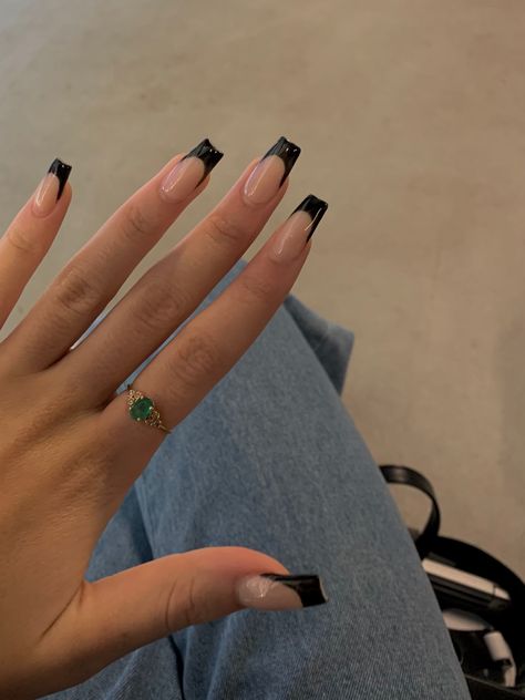 Nails, nail inspo, spring nail inspo, nail inspiration, black french tip nails, acrylic nails, 2023 nails, nail inspiration 2023, cute nails, asthetic nails, summer nail inspo Black French Tip Nails, Black French Manicure, Black French Nails, Black French Tip, Hoco Nails, Bauch Tattoos, Black Acrylic Nails, Nagel Tips, French Tip Acrylic Nails