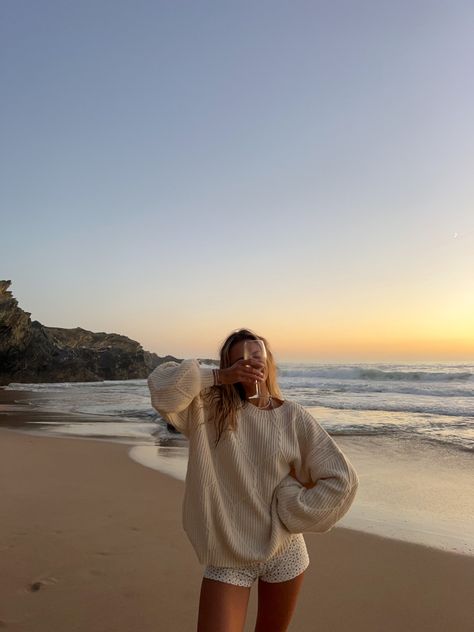 fall outfits, fall outfit inspo, fall outfits 2023, chunky sweaters Fall Beach Aesthetic, Fall Beach Photoshoot, Winter Beach Aesthetic, Beach Winter Outfit, Winter Beach Outfit, Florida Outfits, Fall Beach, Beach Sweater, Winter Beach