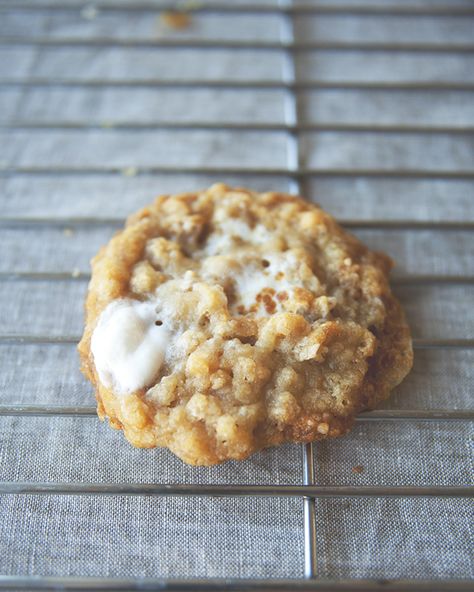 RICE KRISPIES TREAT COOKIES // The Kitchy Kitchen Rice Crispy Treat Cookies, Chocolate Chipless Rice Krispie Cookies, Rice Krispie Cookies, Cereal Ideas, Rice Krispies Treat, Kitchy Kitchen, Anzac Biscuits, Rice Krispies Treats, Krispies Treats