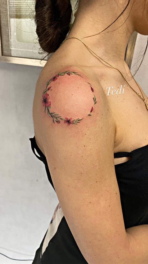 Circle Of Roses Tattoo, Circular Tattoo Placement, Circle Tattoos For Women, Circle Flower Tattoo, Circular Tattoo Designs, Circular Tattoo, Cover Up Tattoos For Women, Round Tattoo, J Tattoo