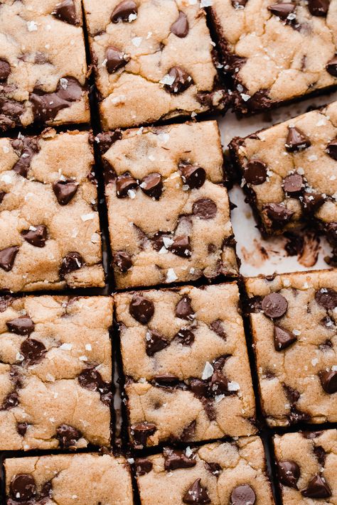 Chocolate Chip Cookie Dough Bars, Easy Dessert Bars, Chocolate Cookie Bars, Brown Butter Cookies, Brown Butter Chocolate Chip, Gooey Chocolate Chip Cookies, Patty Cake, Brown Butter Chocolate Chip Cookies, Cookie Dough Bars