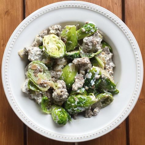 Beef Brussel Sprouts, Dairy Free Veggie Dip, Dinner Ideas Ground Beef, Brussel Sprouts Recipes, Creamy Brussel Sprouts, Gluten Free Chili Recipe, Brussel Sprout Recipes, Ground Beef Pasta Recipes, Sprouts Recipes