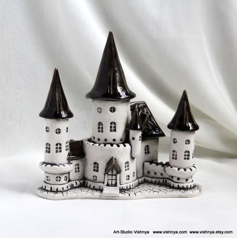 Polymer Clay Castle, Ceramic Witch, Clay Sculpture Art, The White Witch, Fairy House Crafts, Clay Fairy House, Fairy Castle, Pottery Houses, Clay Fairies