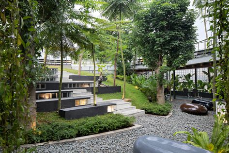 Gallery of Tanatap Ring Garden Coffee Shop / RAD+ar (Research Artistic Design + architecture) - 36 Garden Coffee Shop, Circular Buildings, Tiered Seating, Metal Beam, Cafe Concept, Garden Coffee, Sloped Garden, Desain Lanskap, Outdoor Cafe