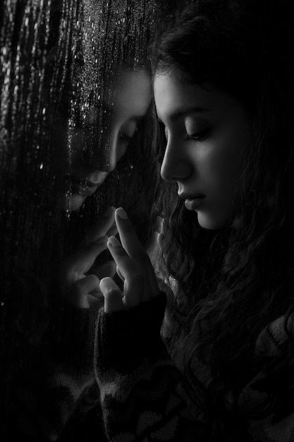 Window With Rain, Girl In Rain, Iphone Wallpaper Blur, Couple Pics For Dp, Dark Photography, Photos Of Women, Female Model, Poses For Men, Rain Drops