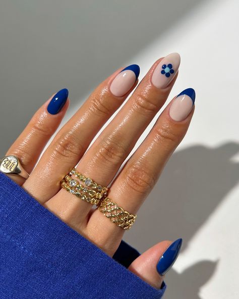 You can never go wrong with a simple design in Santorini blue 💙🪬🧿✨ ring from @luvaj 🫶 #nails #nailinspo #nailart #summernails #greecenails #naildesign #simplenails #easynails Santorini Blue Nails, Floral Blue Nails, Blue French Tip With Design, Santorini Nails, Basic Nail Ideas, Navy Nails Design, Greece Nails, Everyday Nails, Basic Nail