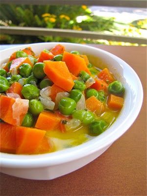 ~ German recipe for peas and carrots ~ served in a broth ~find German recipes in English @ www.mybestgermanrecipes.com Peas And Carrots Recipe, German Food Authentic, Peas And Carrots, Gross Food, German Style, German Recipes, Cooked Veggies, English Food, Southern Cooking