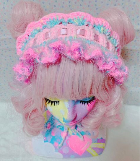 Harajuku Crochet, Fairy Kei Aesthetic, Harajuku Accessories, Harajuku Decora, Crochet Bonnet, Diy Fashion Accessories, Rainbow Outfit, Kawaii Crochet, Crochet Inspo