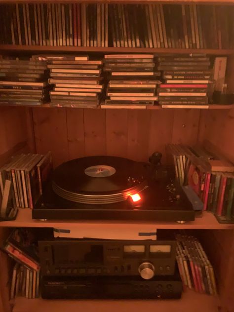 Sam Son, Fall Aesthetic, Autumn Cozy, Record Player, Autumn Aesthetic, Room Aesthetic, Bedroom Inspo, Cozy Fall, My New Room