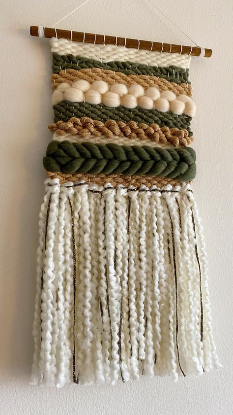 Cozy Wall Art, Entryway Wall Art, فن النسيج, Art Yarn Weaving, Ideas Entryway, Wall Weaving, Entryway Decor Ideas, Wall Weave, Office Decor Ideas