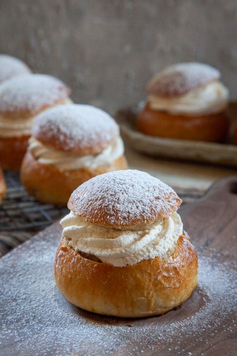 Semla Recipe, Easter Bun, Background Sitting, Grain Free Bread, Cardamom Buns, Best Keto Bread, Scandinavian Food, Swedish Style, Dessert Tray