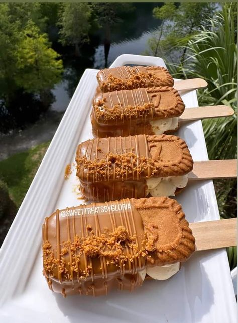 Biscoff Cheesecake Pops, Biscoff Cheesecake Brownies, Cookie Butter Cheesecake Recipes, Cookie Butter Board, Biscoff Cookie Butter Cheesecake, Biscoff Banana Pudding, Biscoff Sandwich, Biscoff Cheesecake Bars, Cheesecake Business