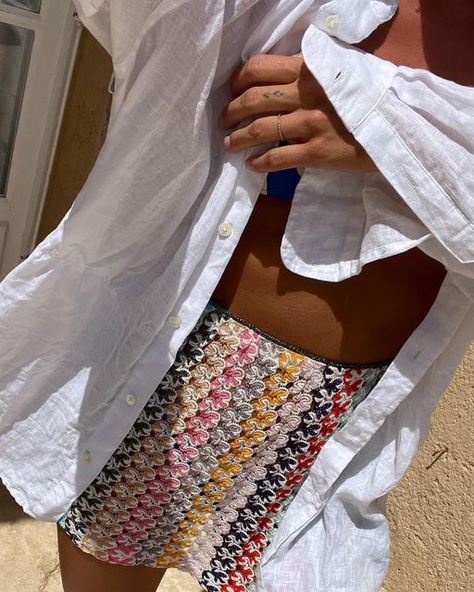 OLIVE ROSE TERVENSKI on Instagram: "Wearing bikinis to lunch whenever possible." Summer Vacation Outfits, Summer Beach Outfit, Holiday Mood, Ootd Summer, Cute Bikinis, Cool Fits, Summer Feeling, Chic Accessories, Vacation Outfits