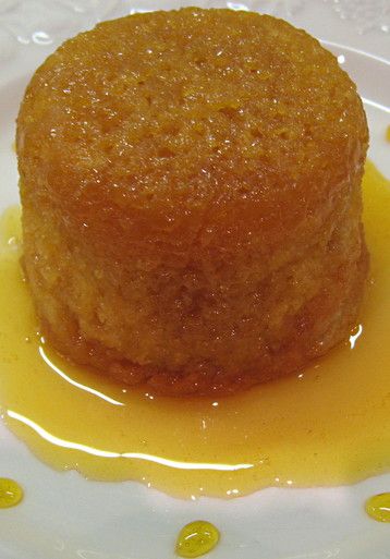 Microwave Steamed Pudding, Golden Syrup Pudding, Syrup Sponge Pudding, Microwave Recipes Dessert, Steamed Pudding Recipe, Syrup Sponge, Steamed Pudding, Custard Cake Recipes, Microwave Dessert