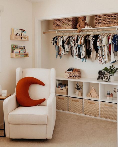 Project Nursery on Instagram: “Open Closet Design - would you do it in the nursery??? It can be a space saver and really open up a small room. TAP for deets on this…” Baby Boy Dresser, Organization Nursery, Baby Nursery Closet, Ideas Habitaciones, Nursery Closet Organization, Baby Nursery Inspiration, Baby Room Organization, Baby Room Themes, Nursery Closet