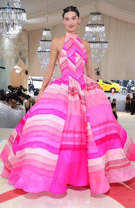 Controversial Fashion, Most Beautiful Gowns, Mint Gown, A Line Of Beauty, 2023 Red Carpet, Icon Check, Blush Gown, Two Piece Gown, Met Gala Red Carpet