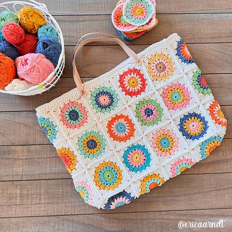 Stop by my YT Channel to see how you can make these adorable Crochet SUNBURST squares! They're so fun and easy, and I'm sharing a few projects you can use them in too, like this fun Sunburst Tote Bag! 🧶🧶🧶🧶🧶 Pattern: Sunburst Tote avail. in my store! Watch on YT! Search ERICA ARNDT Sunburst on YouTube! Yarn: Chunky Thread from @fatquartershop Hook: @CloverUSA amour hook in US G (4.0mm) Granny Square Beach Bag, Erica Arndt, Crochet Sunburst, Sunburst Granny Square, Granny Square Bag, Adorable Crochet, Yt Channel, Crochet Purse, Tote Bag Pattern