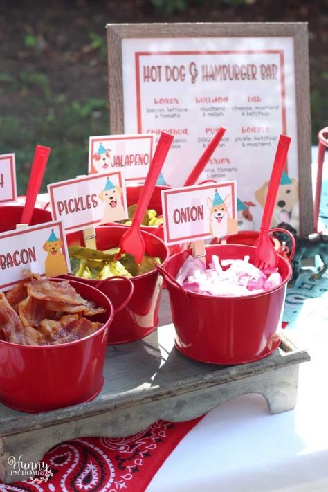 Dog Themed Party Food, Dog Party Food, Hamburger Bar, Puppy Chow Snack, Dog Bday, Dog Themed Birthday, Dog Party Decorations, Bbq Theme, Dog Themed Birthday Party