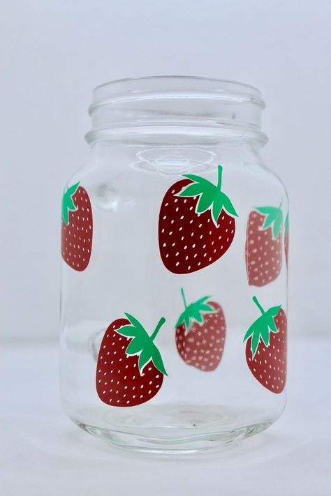 Mason Jar Smoothie, Mason Jar Mugs, Green Vinyl, Glass Fruit, Painted Jars, Strawberry Fruit, Glass Mason Jars, Painted Mason Jars, Strawberry Print