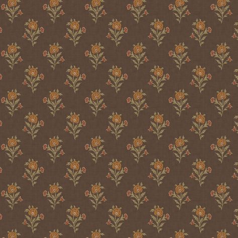 A traditional and rustic style design depicting blossoming poppy flower motifs across your walls. Seen here in the Espresso colourway. Vintage Neutral Wallpaper, Brown Wallpaper Interior, Floral Pattern Design Textiles, Cabincore Wallpaper, English Country Wallpaper, Country Style Wallpaper, Victorian Wallpaper Vintage, Espresso Wallpaper, Colonial Wallpaper