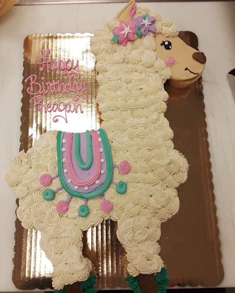 Llama Birthday Cupcakes, Lama Cupcake Cake, Pull Apart Llama Cupcake Cake, Llama Cake Diy, Llama Birthday Cake Ideas, Llamacorn Birthday Cake, Llama Cake Birthdays, Llama Cupcakes Ideas, Lama Cake Ideas