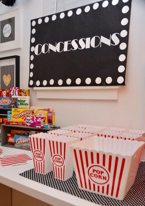 Red Carpet Graduation, Hollywood Theme Party Decorations, Hollywood Decorations, Old Hollywood Party, Hollywood Birthday Parties, Cinema Party, Red Carpet Theme, Homecoming Themes, Hollywood Birthday