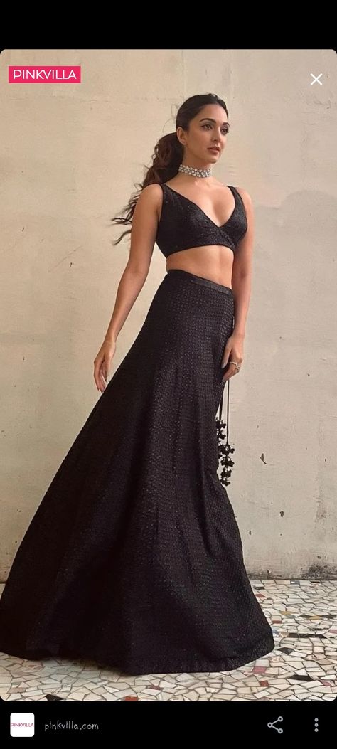 Kiara Advani Black Lehenga, Kiara Advani Black Dress, Kiara In Black, Black Lehenga Look, Black Lehnga Dress, Kiara Advani Lehenga, Choli Ideas, Lehenga Look, 50 Blouse Designs