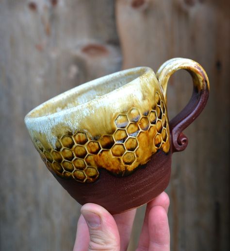 Ceramic Teacups Handmade, Bee Hive Pottery, Nature Inspired Ceramic Mugs, Bee Mug Ceramics, Textured Mugs Pottery, Ceramic Coffee Mugs Pottery, Pottery Coffee & Tea Cups, Textured Mug Ceramics, Ceramic Mug Designs Texture