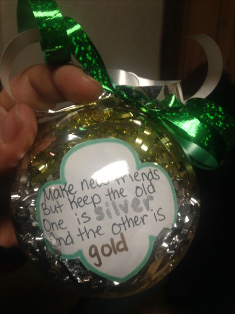 Girl Scouts Christmas Gift. Girl Scout ornament. Friendship song Junior Girl Scout Christmas Crafts, Girl Scouts Christmas Crafts, Girl Scout Friendship Activities, Diy Girl Scout Ornaments, Christmas Swaps Girl Scouts, Girl Scout Christmas Gifts, Girl Scout Ornament Craft, Girl Scout Christmas Crafts, Girl Scout Ornaments Diy