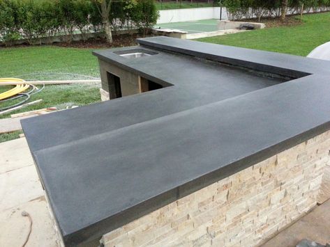 Outdoor Countertop, Concrete Counter Top, Concrete Outdoor Kitchen, Concrete Bar, Concrete Countertops Outdoor, House Porch, Outdoor Kitchen Countertops, Outdoor Kitchen Bars, Outdoor Kitchen Plans