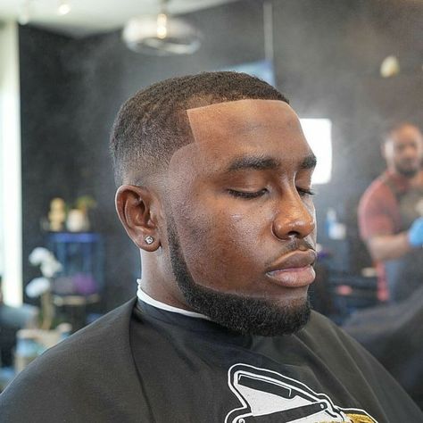 Chin Strap Beard Style, Black Men Beard Styles, Stylish Mens Haircuts, Men's Cuts, Undercut Fade, Curly Hair Fade, Beard Style, Fade Haircuts, Mens Cuts